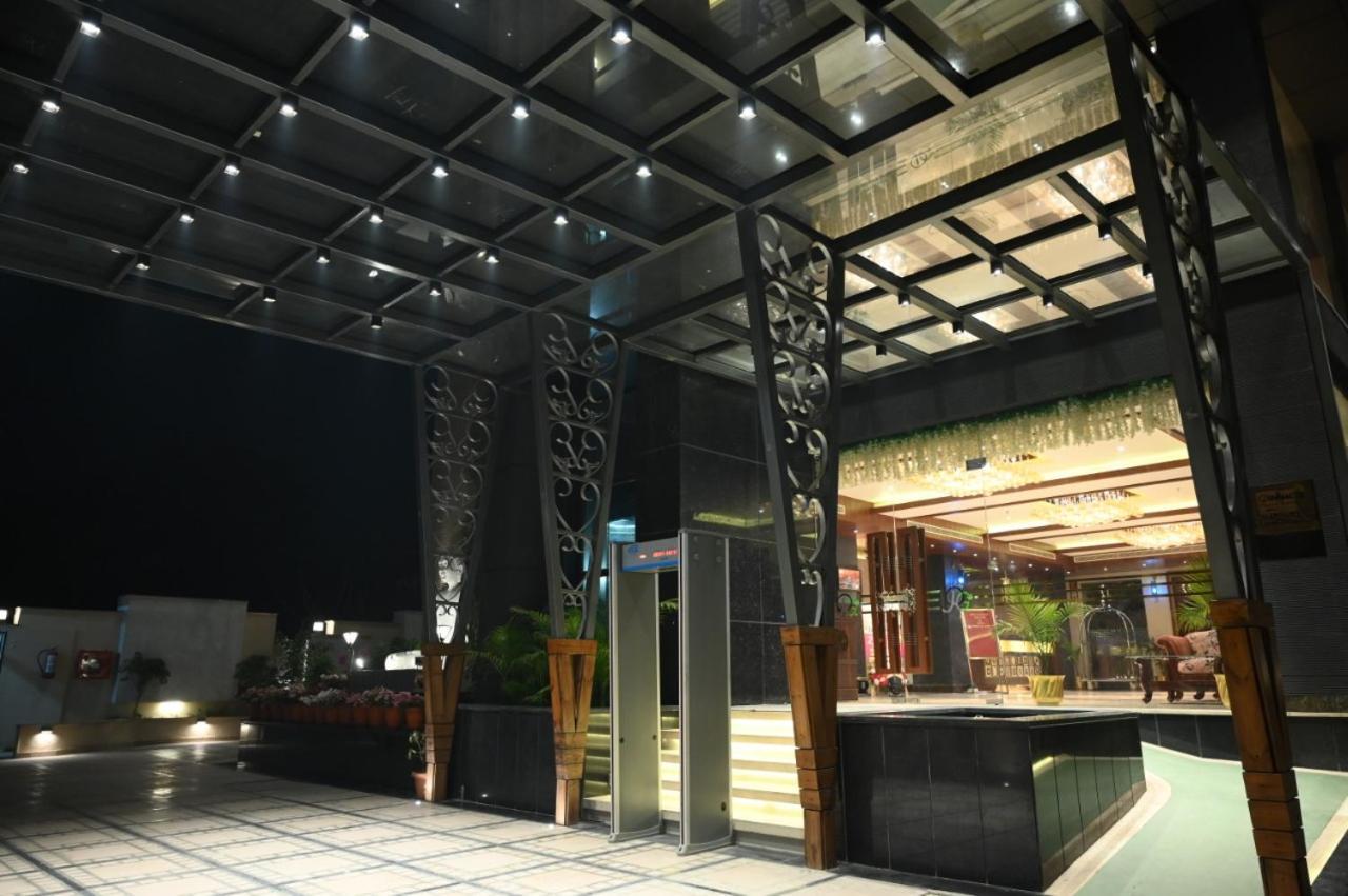 The Pinnacle Inn Sarnath Варанасі Екстер'єр фото